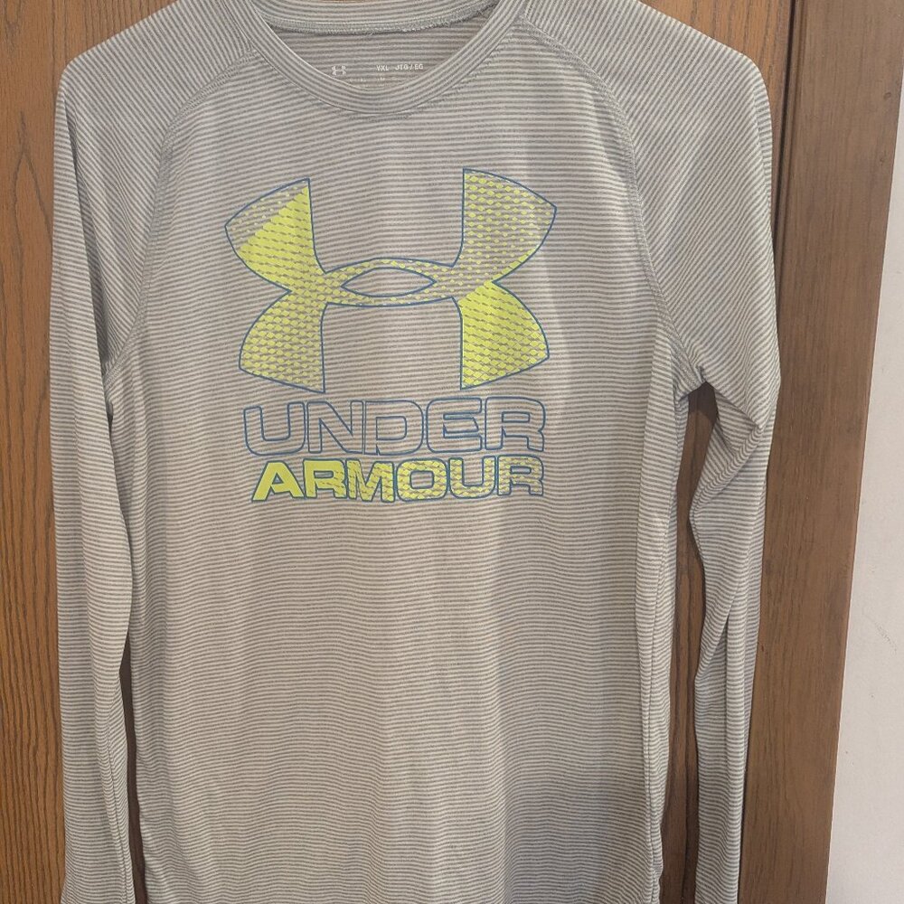 Under Armour-Long Sleeve Gray and White Striped Heat Gear Looseβ Fit-Youth XL